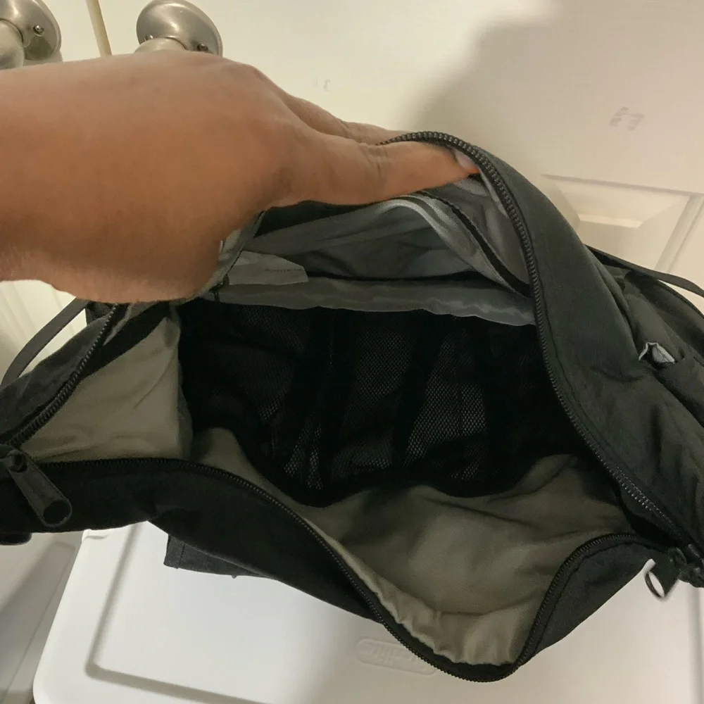 LL BEAN Classic Nylon Crossbody Messenger Bag
